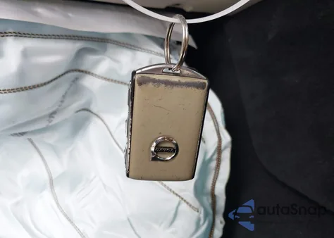 2019 Volvo Xc60 T5 Inscription from USA, damaged, VIN LYV102RL9KB274915